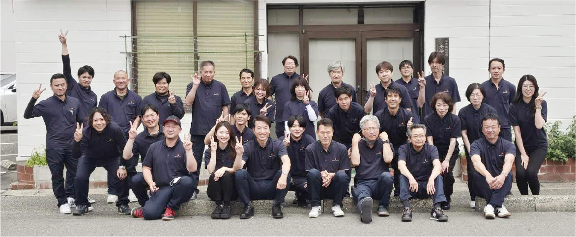 カワサキコーポレーションの社員集合写真